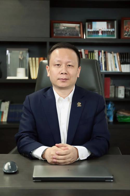 華星化工董事長
